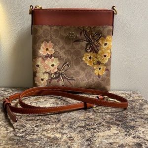 Coach Messenger Crossbody